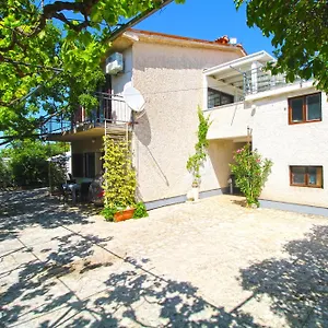 Appartamento 606, Pjescana Uvala